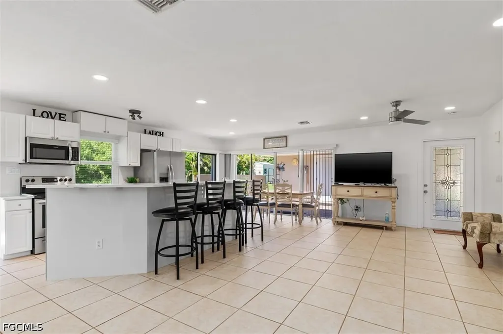 18579 Robinson Avenue Port Charlotte FL 33948