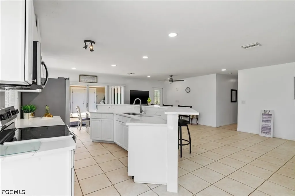18579 Robinson Avenue Port Charlotte FL 33948