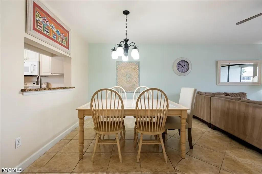 3813 SE 11th Place Cape Coral FL 33904