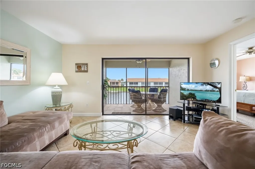 3813 SE 11th Place Cape Coral FL 33904