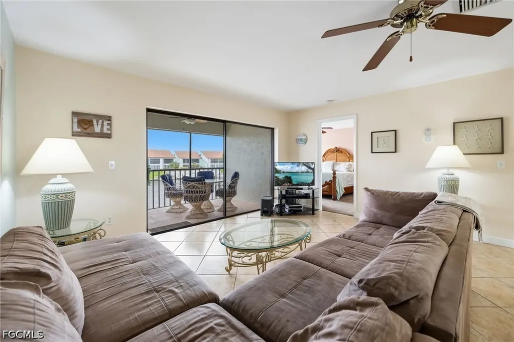 3813 SE 11th Place Cape Coral FL 33904
