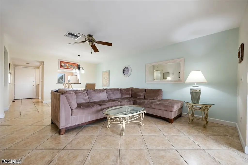 3813 SE 11th Place Cape Coral FL 33904