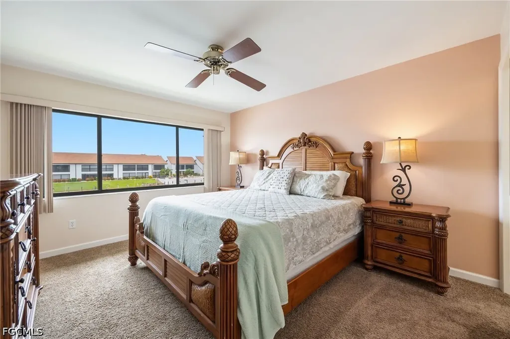 3813 SE 11th Place Cape Coral FL 33904