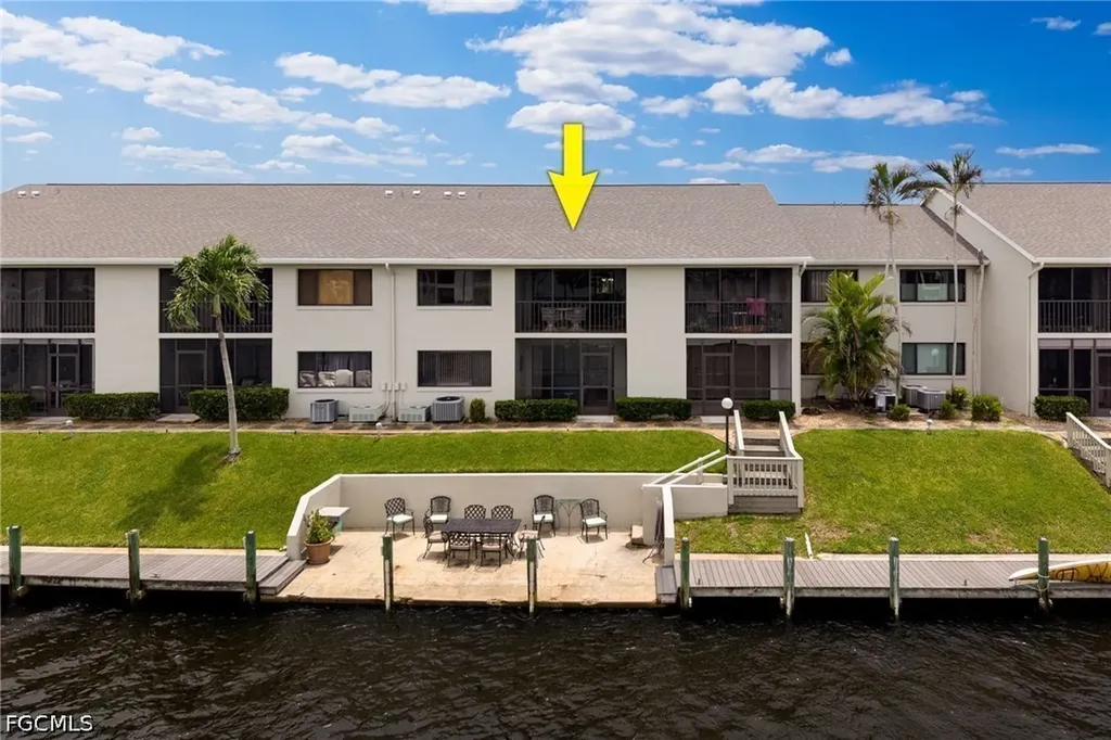 3813 SE 11th Place Cape Coral FL 33904