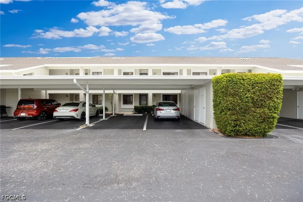 3813 SE 11th Place Cape Coral FL 33904