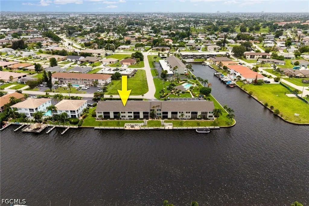 3813 SE 11th Place Cape Coral FL 33904