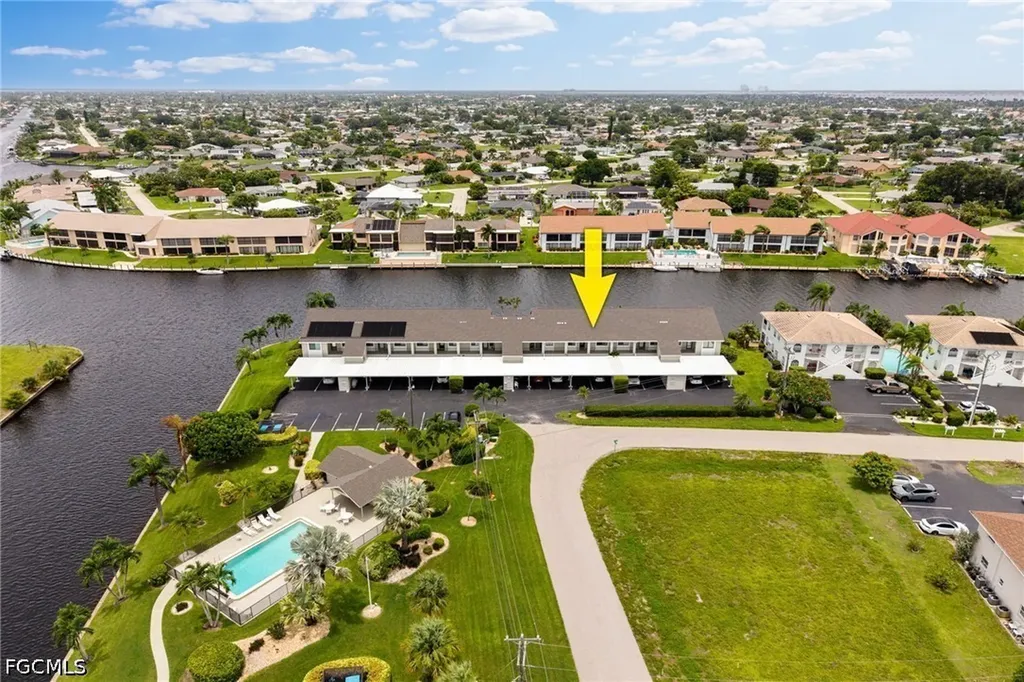 3813 SE 11th Place Cape Coral FL 33904