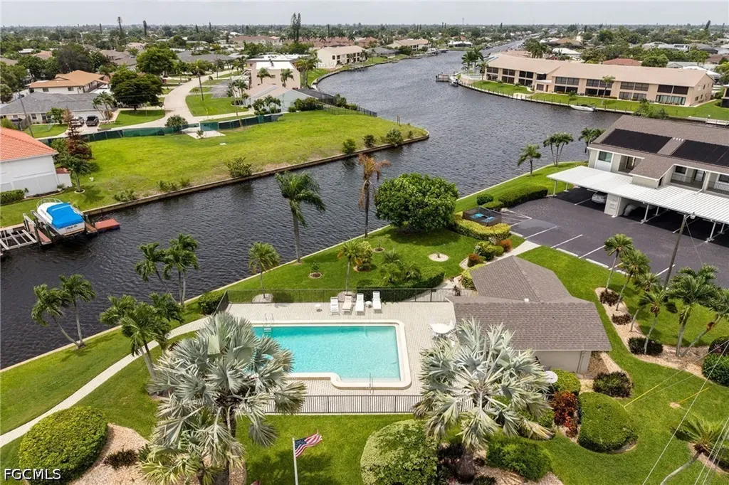 3813 SE 11th Place Cape Coral FL 33904