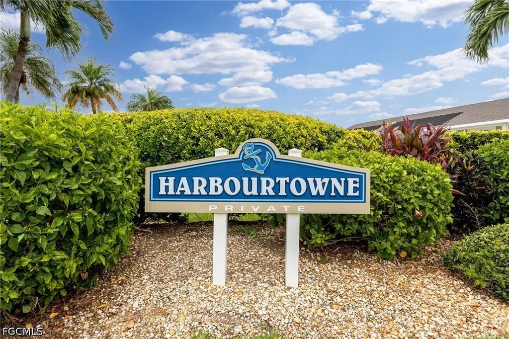 3813 SE 11th Place Cape Coral FL 33904