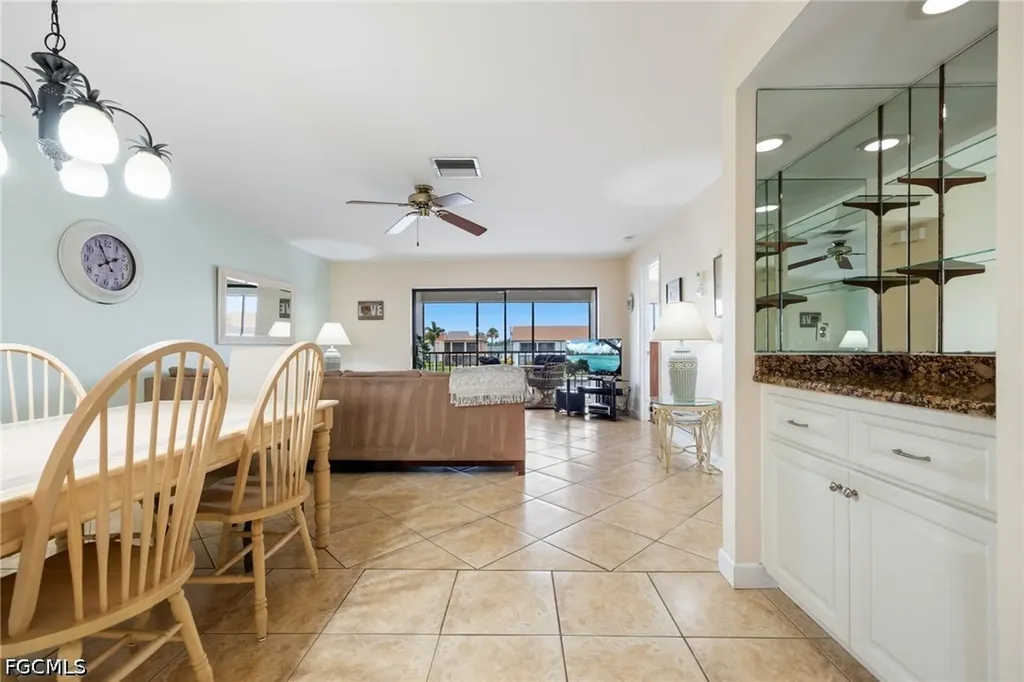3813 SE 11th Place Cape Coral FL 33904