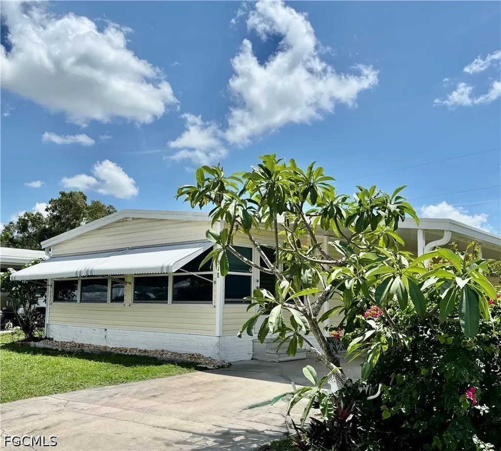 518 Pine Tree Court North Fort Myers FL 33917