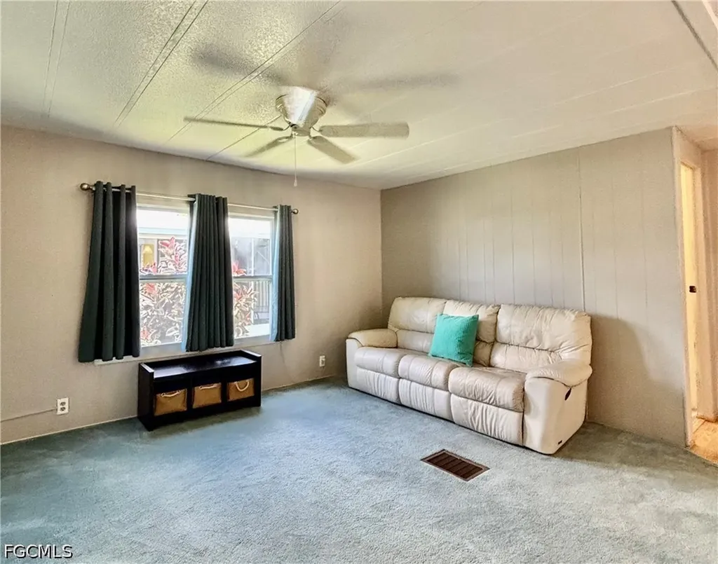 518 Pine Tree Court North Fort Myers FL 33917