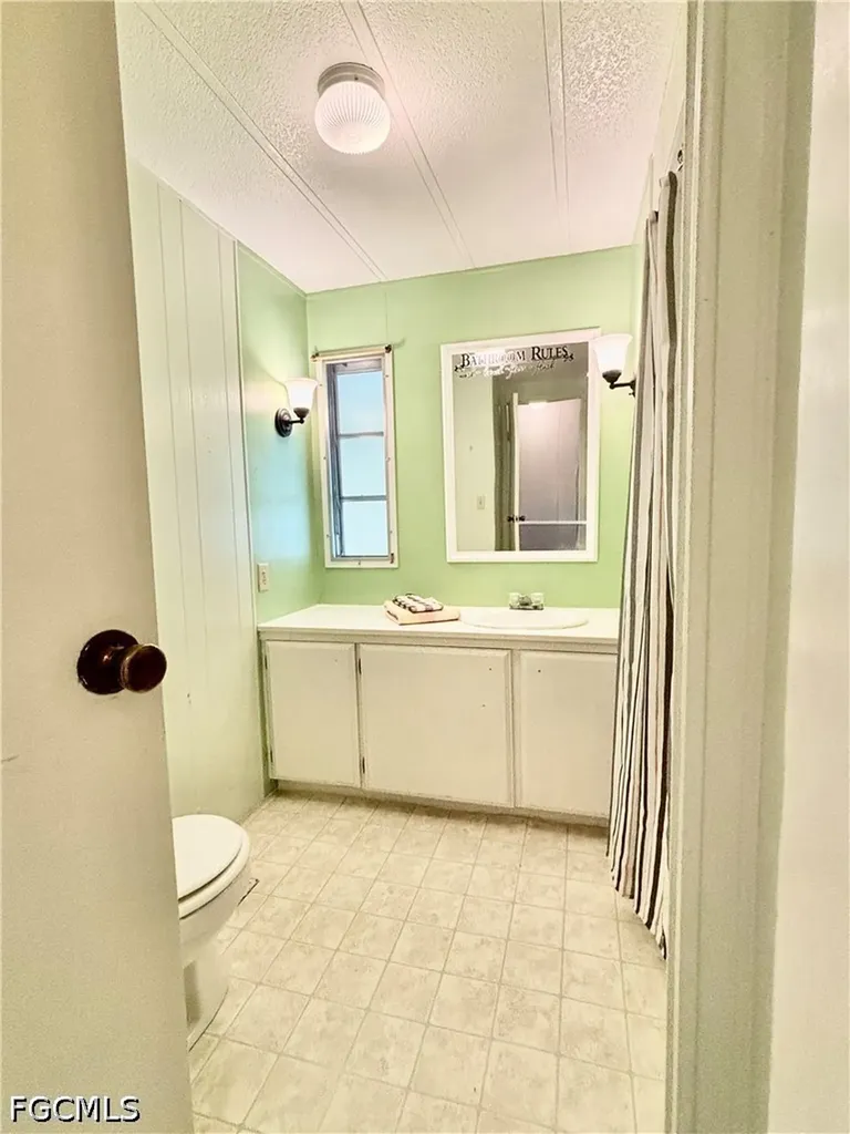 518 Pine Tree Court North Fort Myers FL 33917