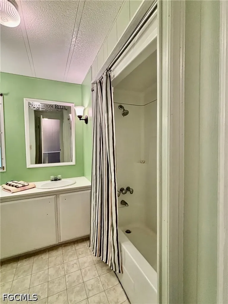 518 Pine Tree Court North Fort Myers FL 33917