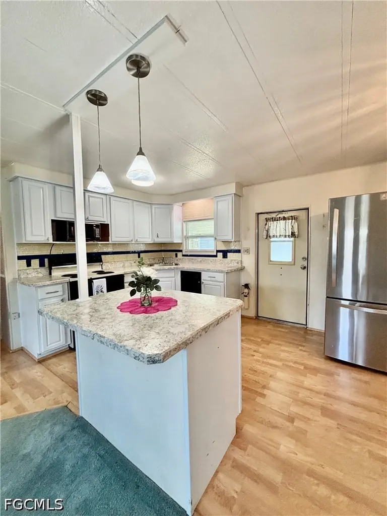 518 Pine Tree Court North Fort Myers FL 33917