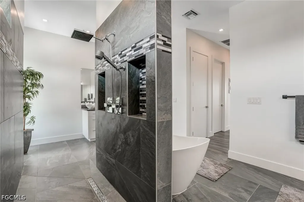 6390 River Club Court North Fort Myers FL 33917