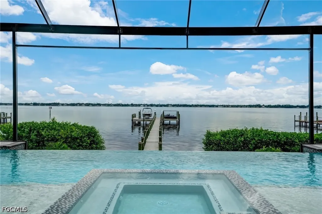 6390 River Club Court North Fort Myers FL 33917