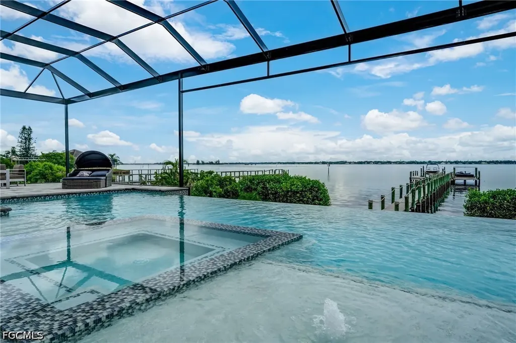 6390 River Club Court North Fort Myers FL 33917