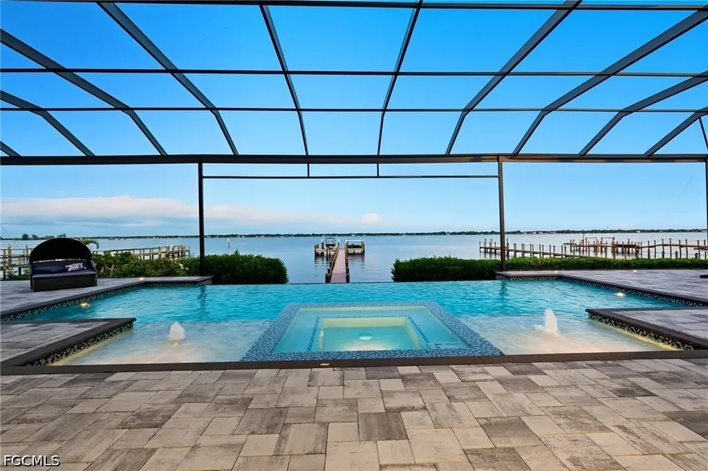 6390 River Club Court North Fort Myers FL 33917