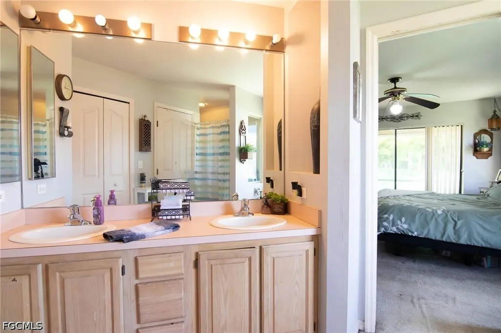 1817 NE Van Loon Terrace Cape Coral FL 33909