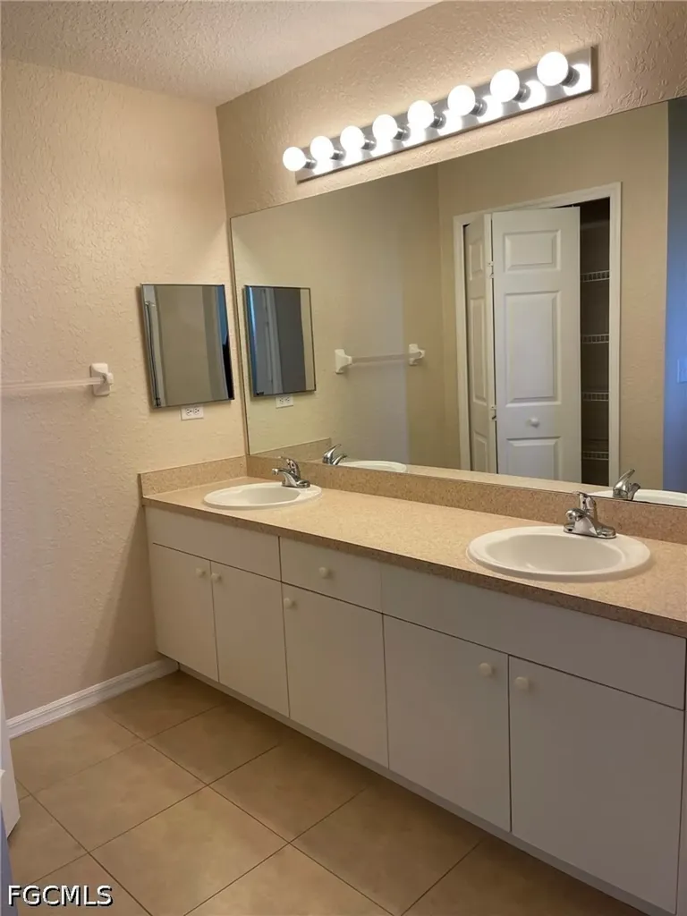 1835 NW 31st Terrace Cape Coral FL 33993