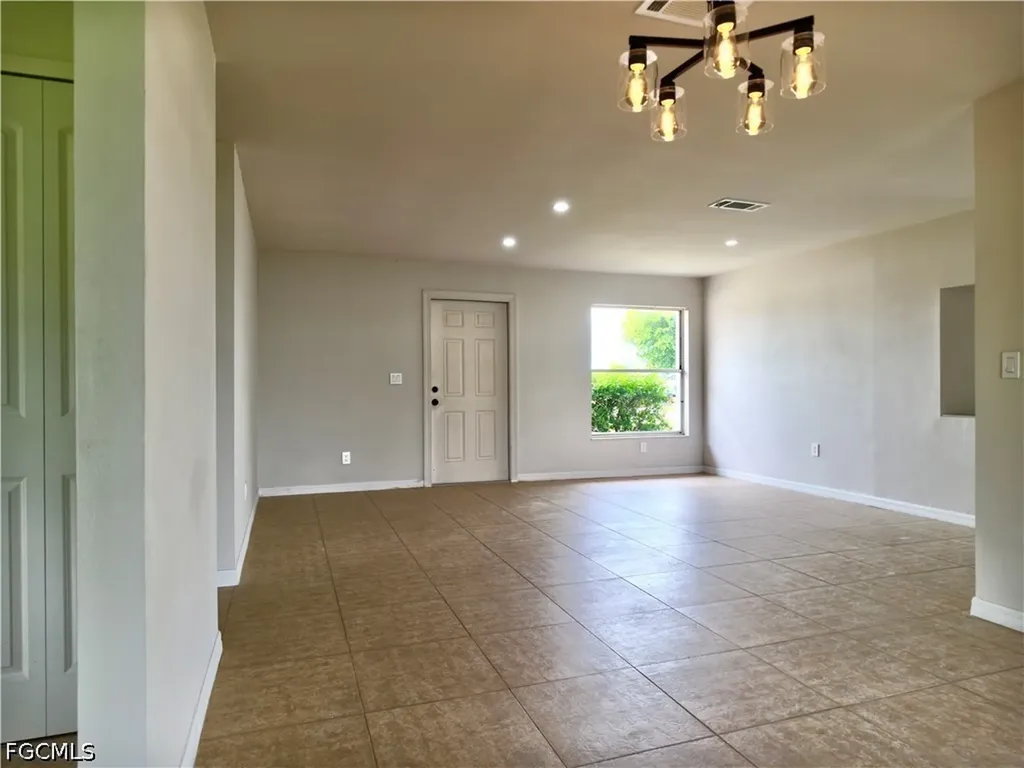 1429 SE 44th Street Cape Coral FL 33904