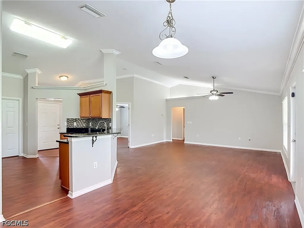 3511 SW 8th Place Cape Coral FL 33914