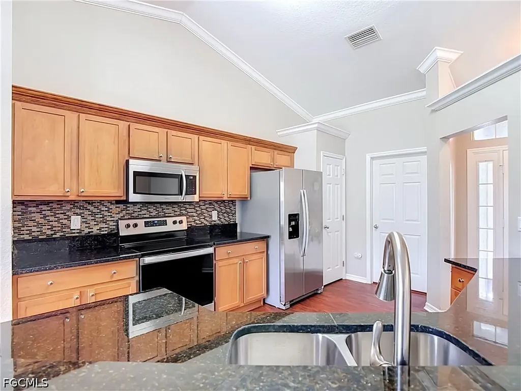 3511 SW 8th Place Cape Coral FL 33914