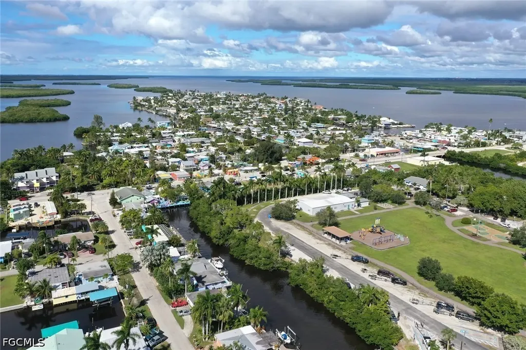 11242 Matlacha Avenue Matlacha FL 33993