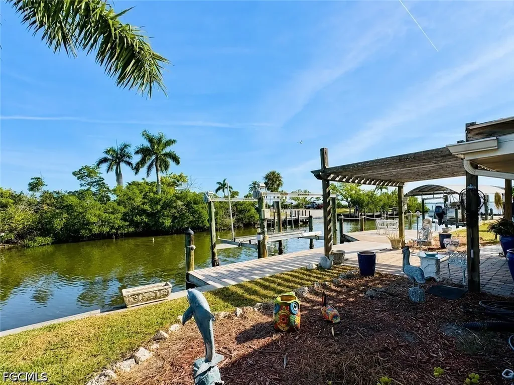 11242 Matlacha Avenue Matlacha FL 33993