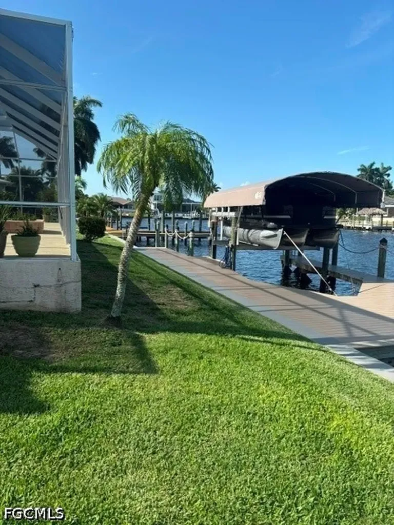 4315 SW 26th Court Cape Coral FL 33914