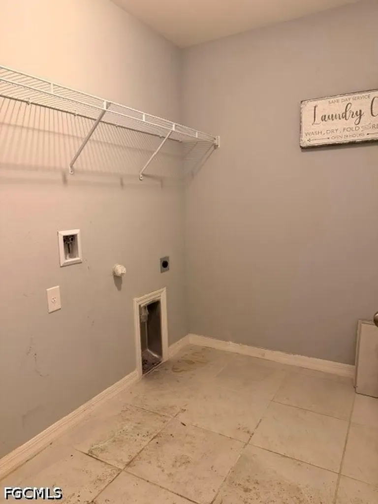 3637 NE 10th Avenue Cape Coral FL 33909