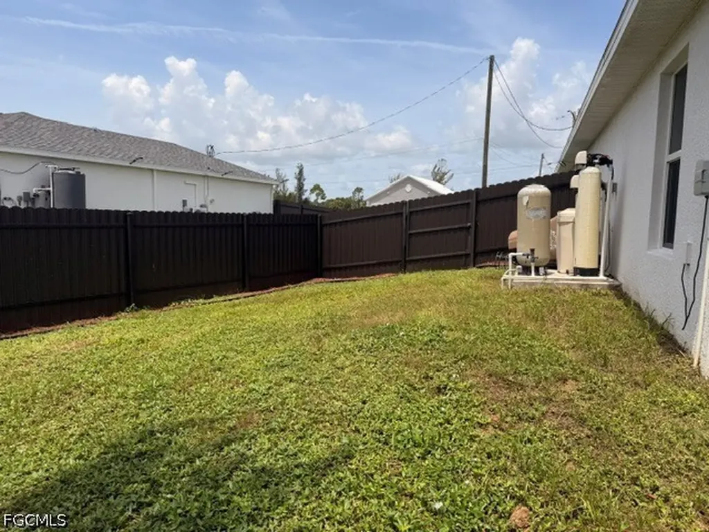 3637 NE 10th Avenue Cape Coral FL 33909