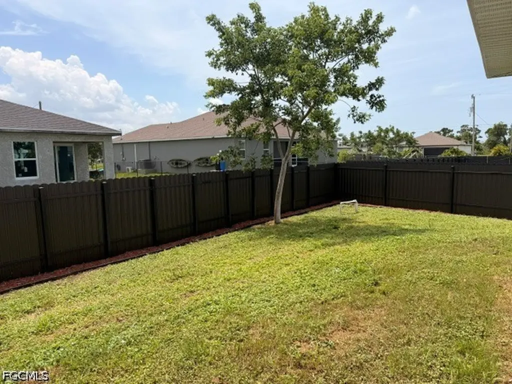 3637 NE 10th Avenue Cape Coral FL 33909