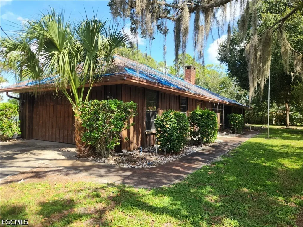 1107 N 11th Street Immokalee FL 34142