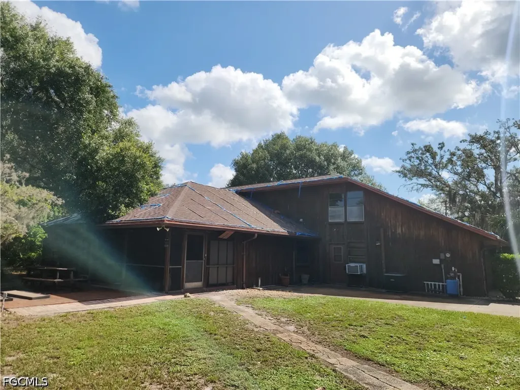 1107 N 11th Street Immokalee FL 34142