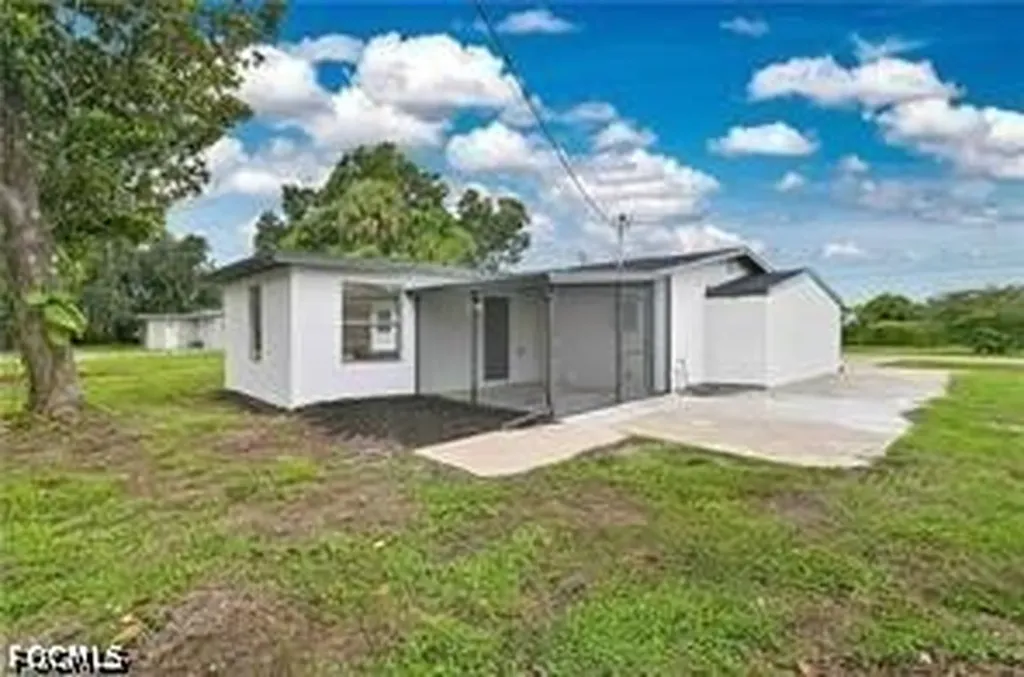 26 Maple Avenue N Lehigh Acres FL 33936