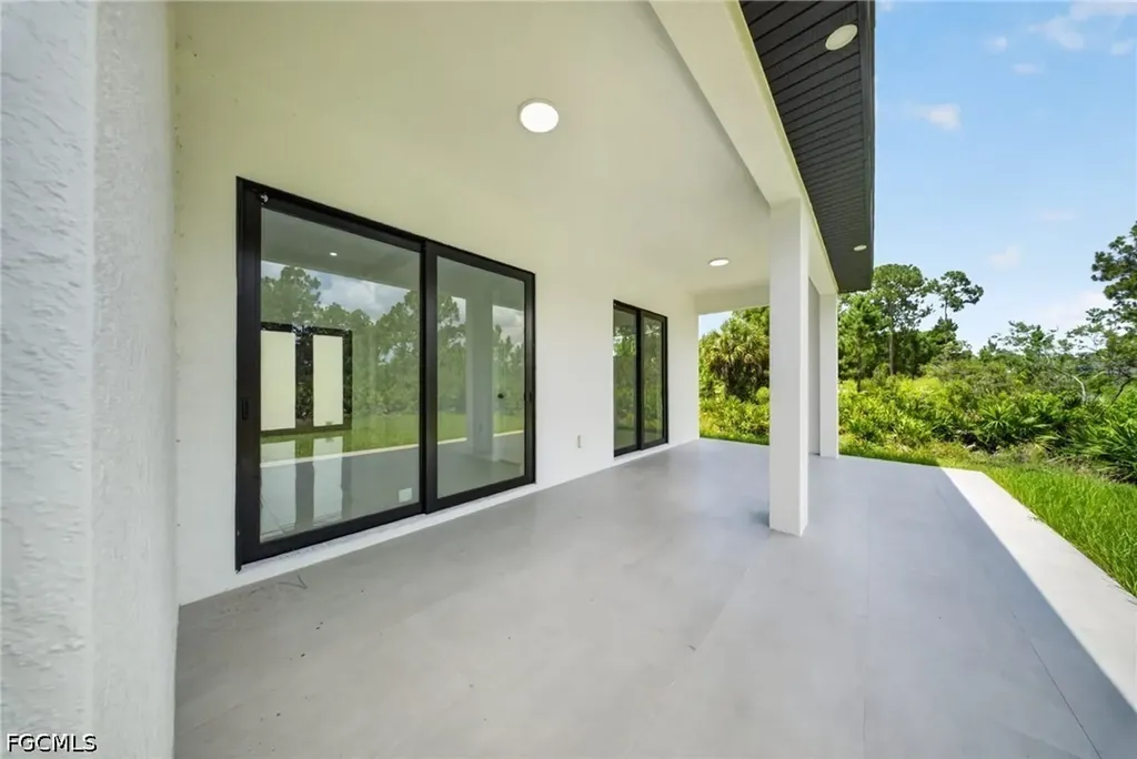 463 Zimmerman Avenue S Lehigh Acres FL 33974