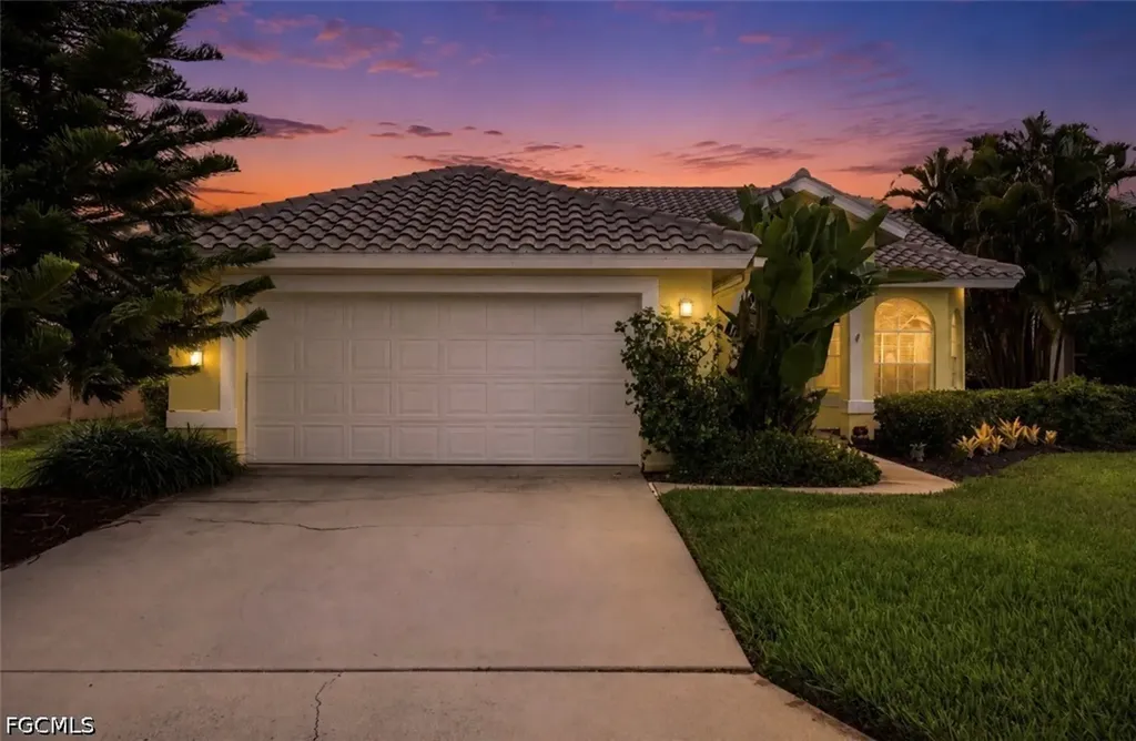 Bonita Springs FL, 25060 Bay Cedar Drive