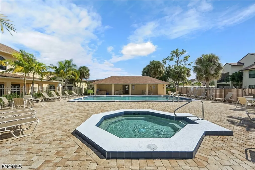 8474 Charter Club Circle Fort Myers FL 33919