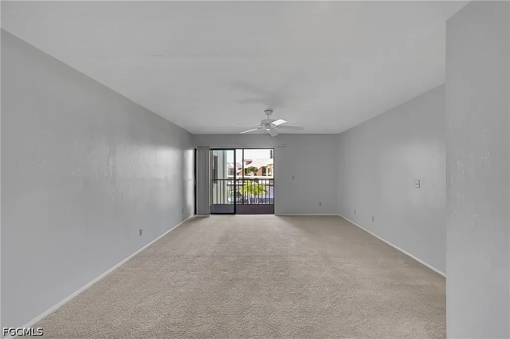 8474 Charter Club Circle Fort Myers FL 33919