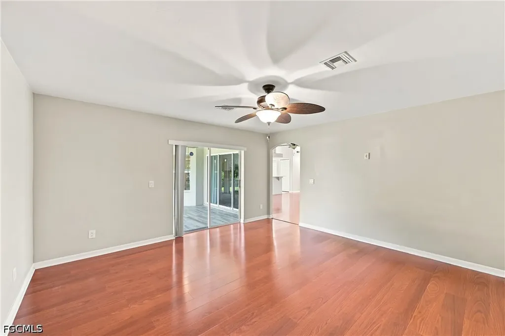 4155 NE 15th Place Cape Coral FL 33909