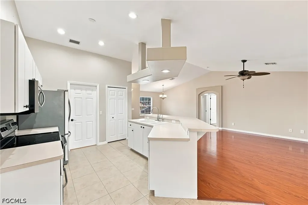 4155 NE 15th Place Cape Coral FL 33909
