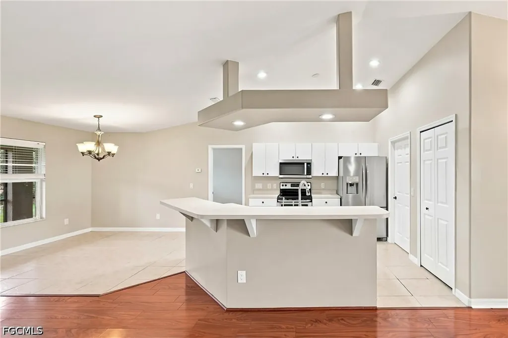 4155 NE 15th Place Cape Coral FL 33909