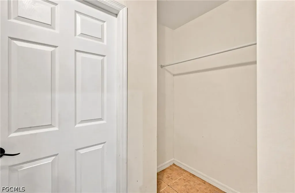 4155 NE 15th Place Cape Coral FL 33909