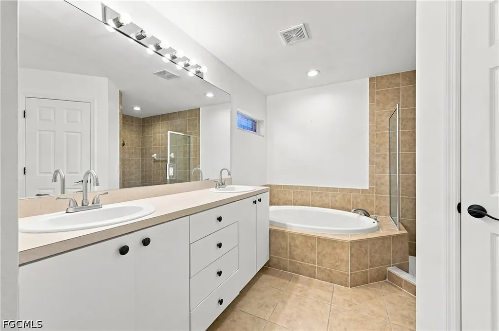 4155 NE 15th Place Cape Coral FL 33909