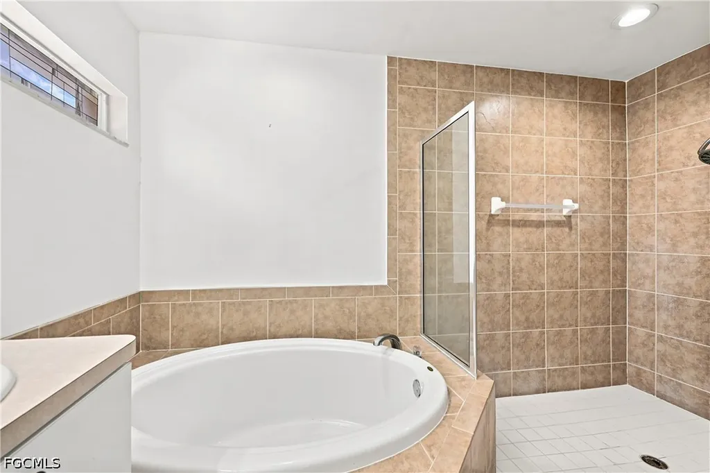 4155 NE 15th Place Cape Coral FL 33909