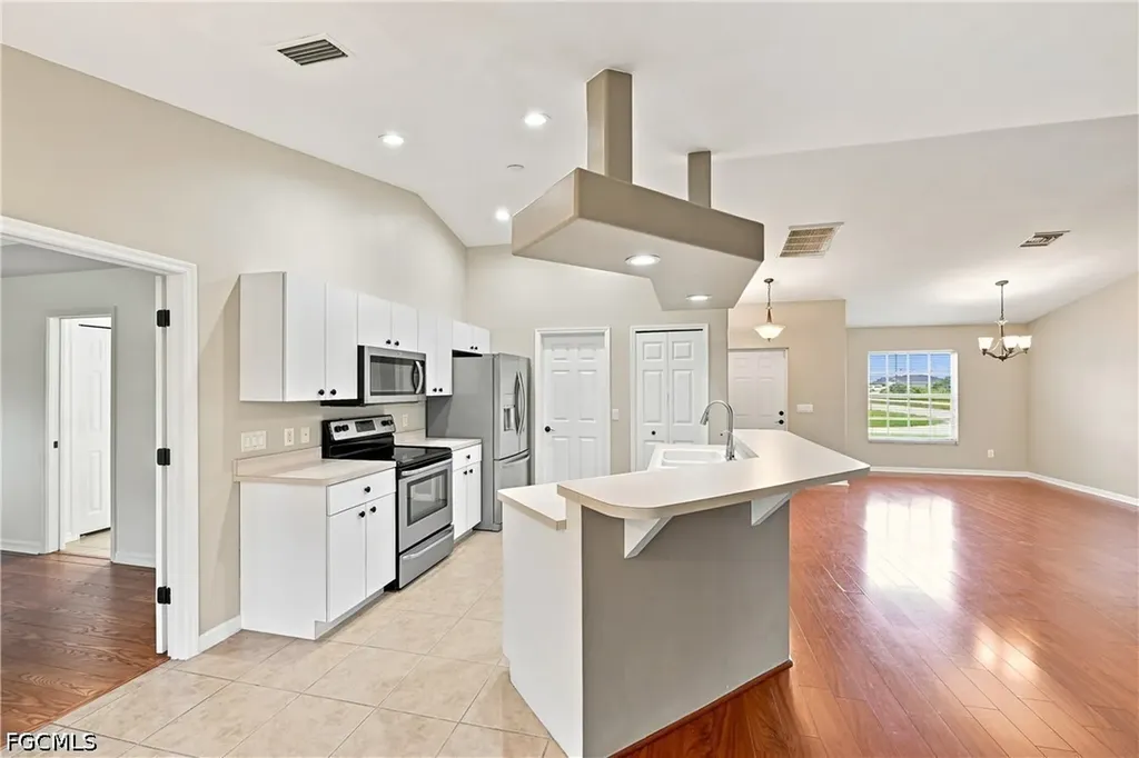 4155 NE 15th Place Cape Coral FL 33909