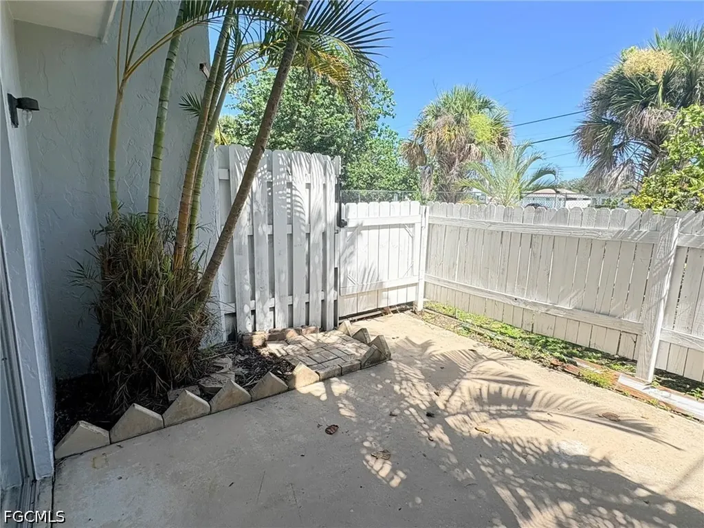 1123 SW 48th Terrace Cape Coral FL 33914