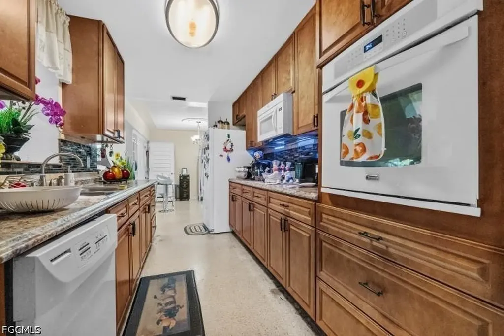 312 W Circle Drive Clewiston FL 33440